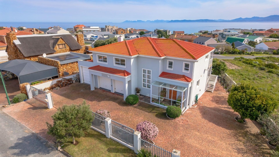 3 Bedroom Property for Sale in Perlemoenbaai Western Cape